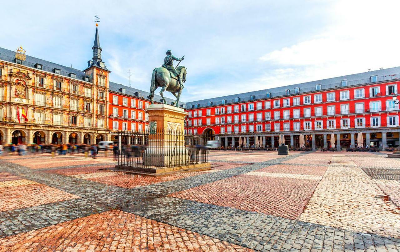 Gran Via Valverde & Parking Bed & Breakfast